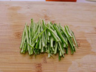 牛肉炒乌冬面的做法步骤3 牛肉炒乌冬面的做法步骤3