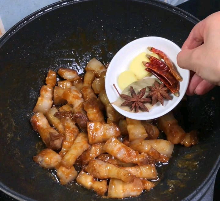 家常红烧肉的做法(图7) 家常红烧肉的做法步骤6.jpg