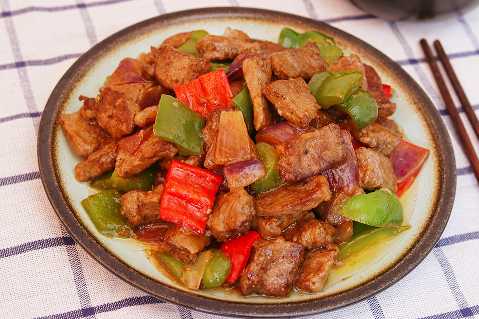 黑椒牛肉粒的做法