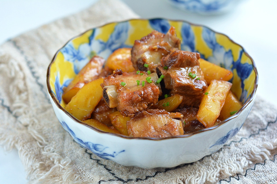 糖醋排骨土豆的做法