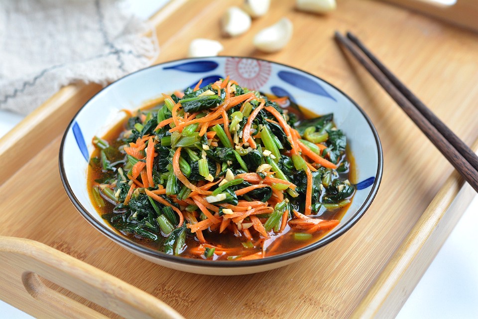 凉拌菠菜的做法