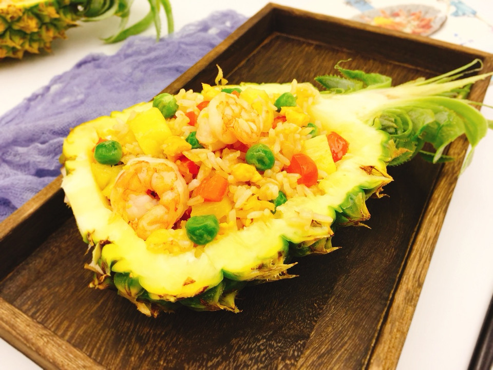 虾仁菠萝炒饭的做法
