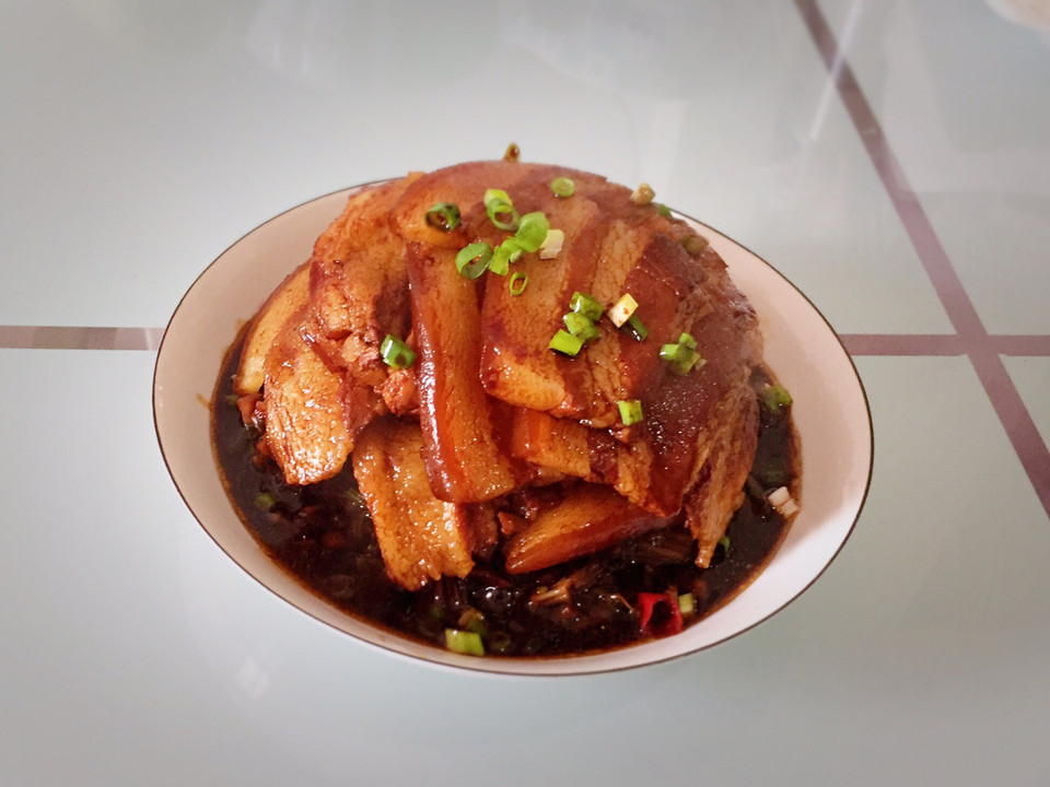 白菜干扣肉的做法