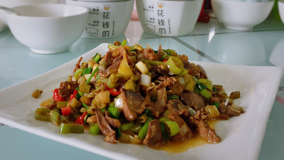 酸辣鸡杂的做法