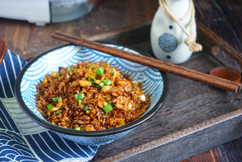 酱油炒饭的做法