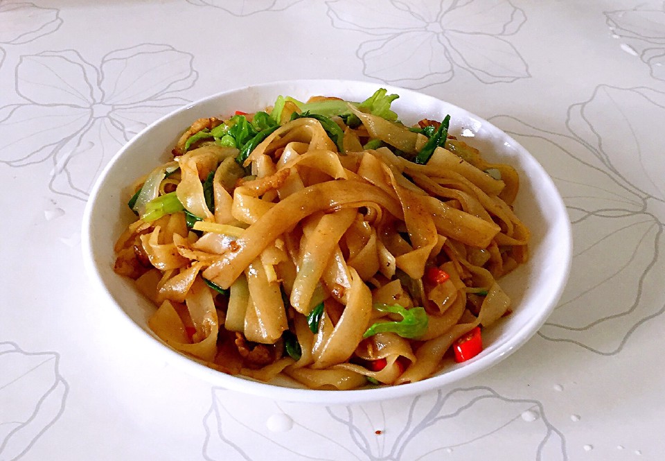 炒河粉的做法