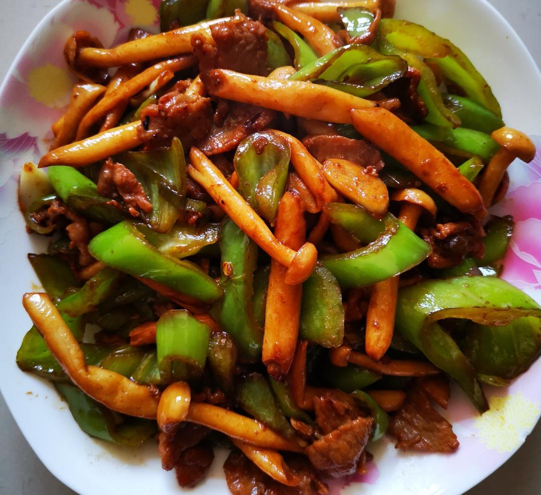 海鲜菇炒肉的做法