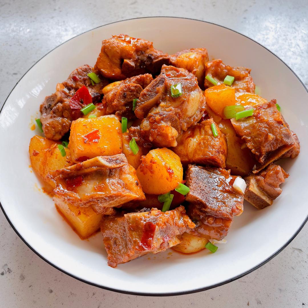 红烧排骨土豆的做法