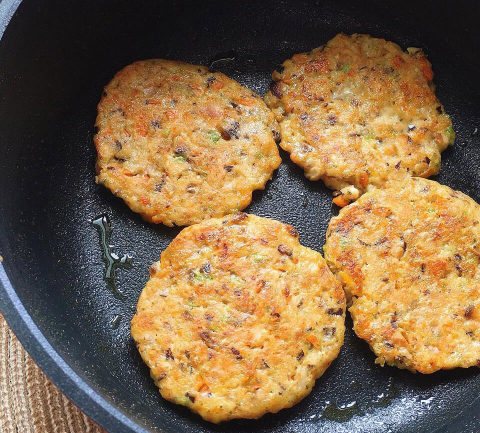 虾仁鸡肉蔬菜饼的做法