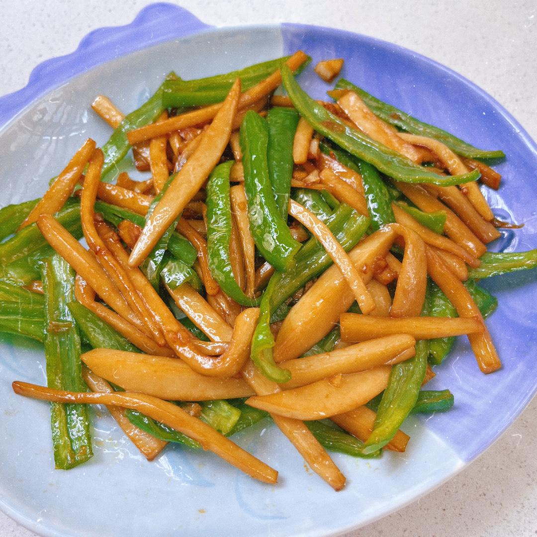 杏鲍菇炒青椒的做法