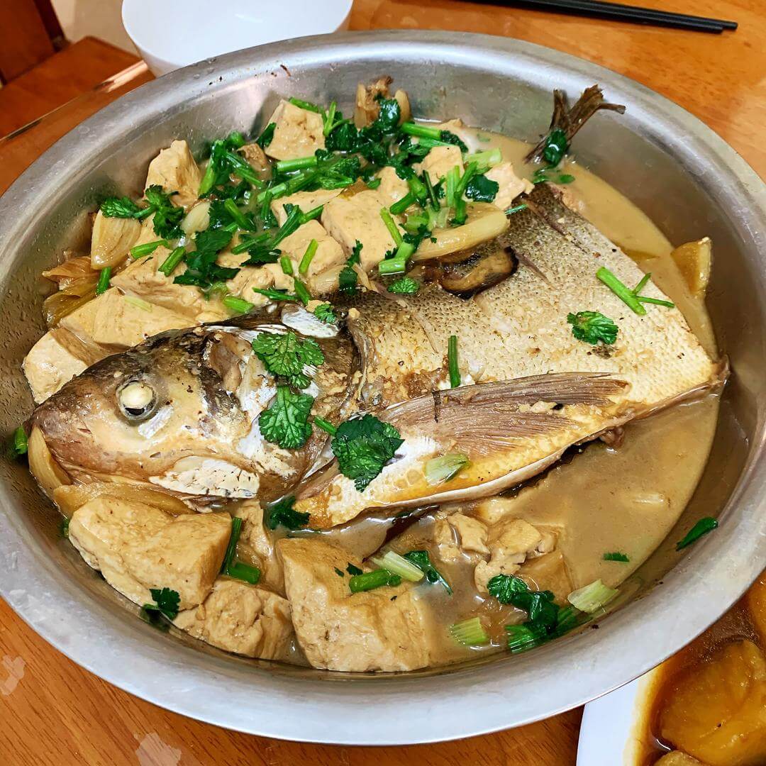 鱼头炖豆腐的做法
