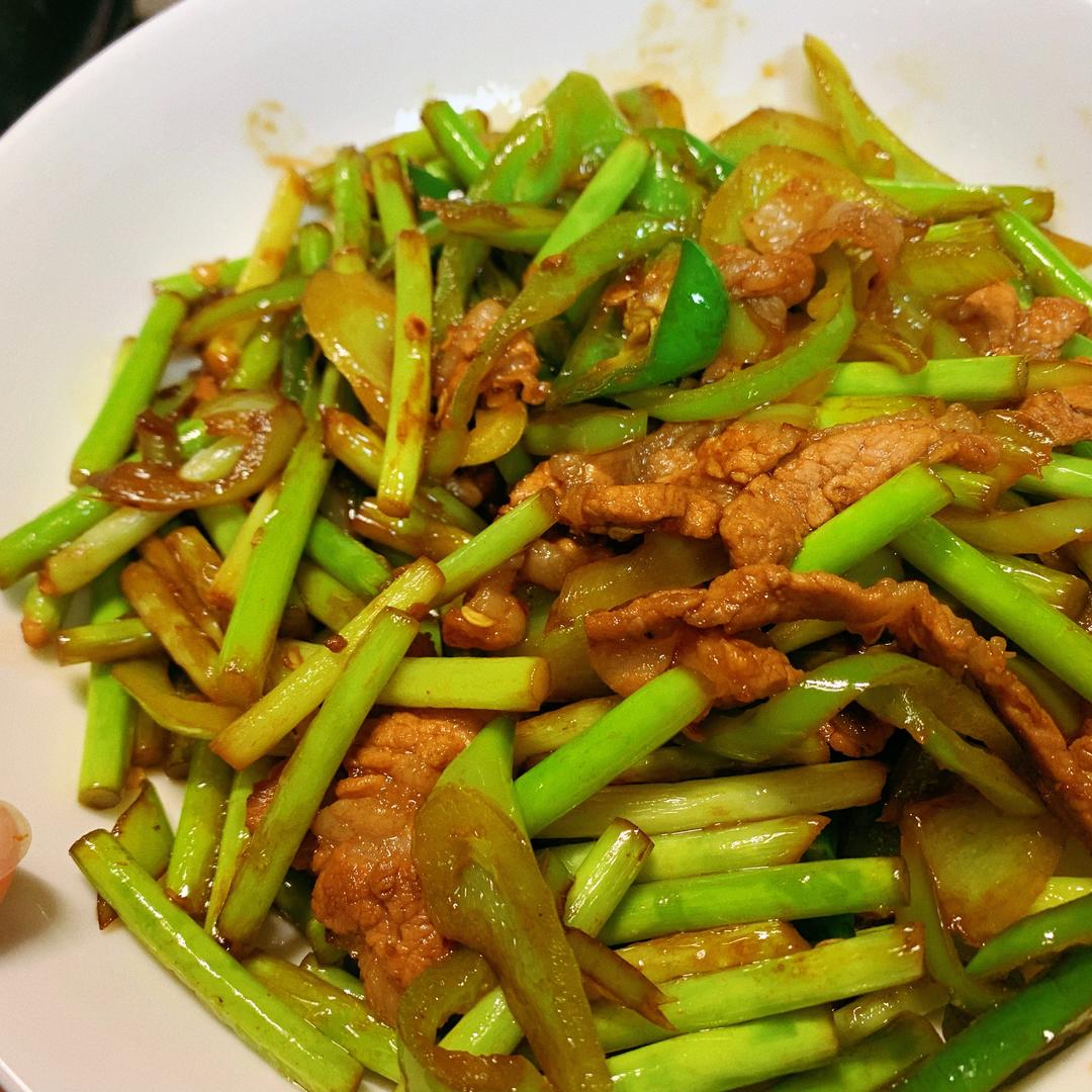 蒜苔炒肉的做法