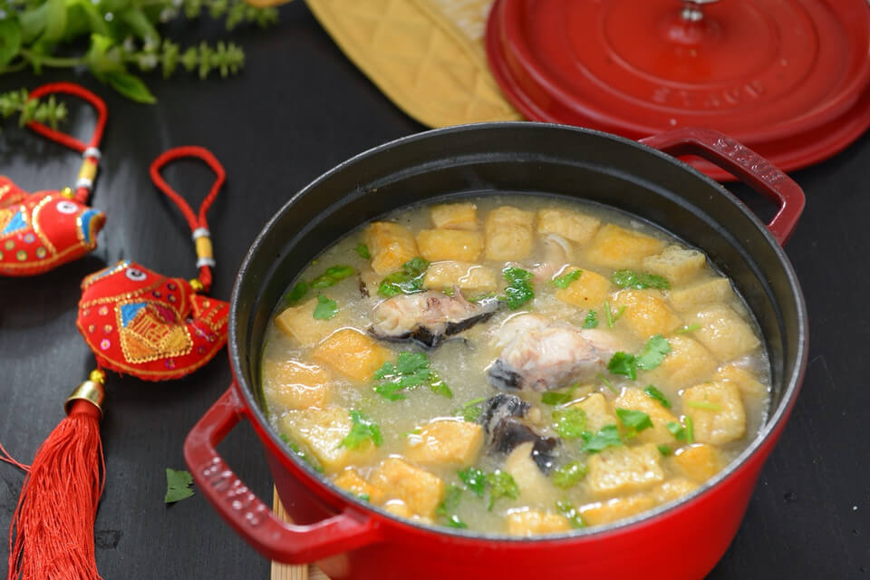 油豆腐炖鲶鱼的做法