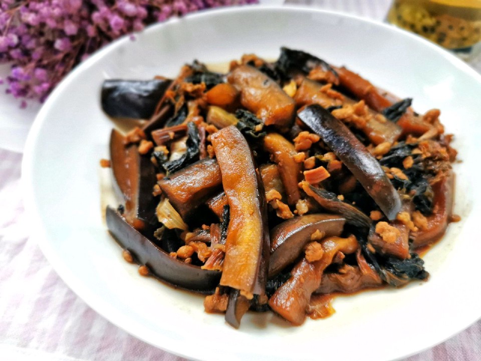 菜干烧茄子的做法